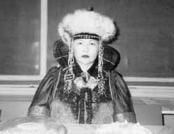 Надежда Степанова - потомственная шаманка по материнской линии с острова Ольхон.