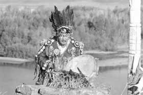 21 июня в центре Казани будет совершен шаманский обряд камлания. Его проведет потомственный шаман из Республики Тува Лазо Монгуш.